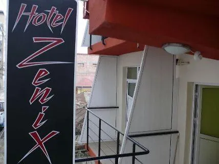 Zenix 布加勒斯特